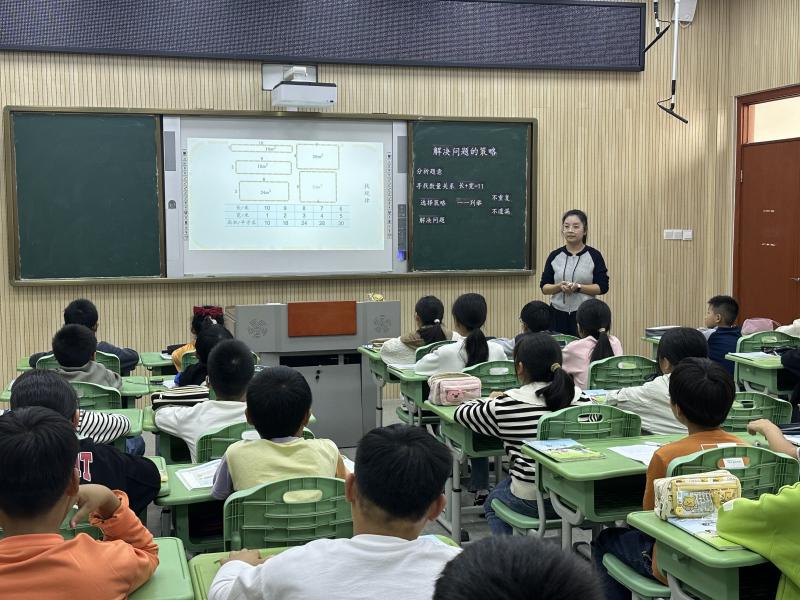 金丽雯.jpg